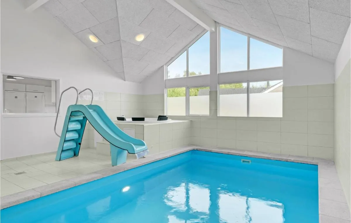 Image 3 of Amazing Home In Tisvildeleje With 6 Bedrooms, Private Swimming Pool And Indoor Swimming Pool