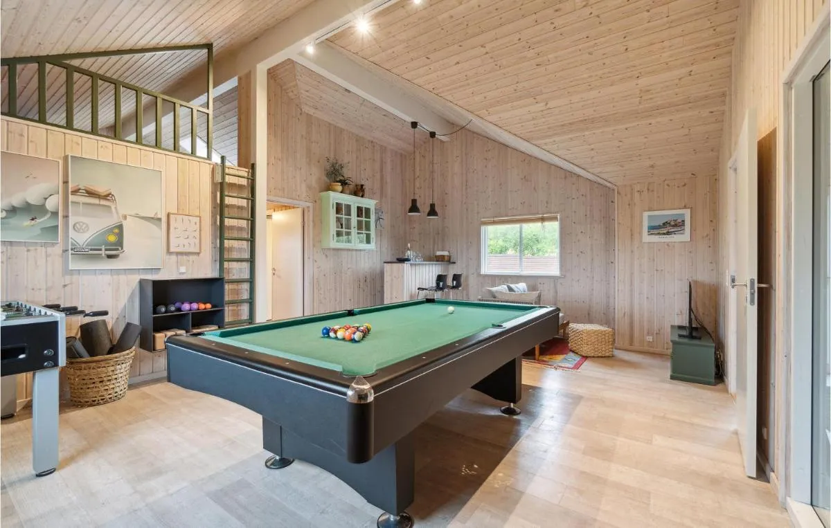 Image 5 of Amazing Home In Tisvildeleje With 6 Bedrooms, Private Swimming Pool And Indoor Swimming Pool