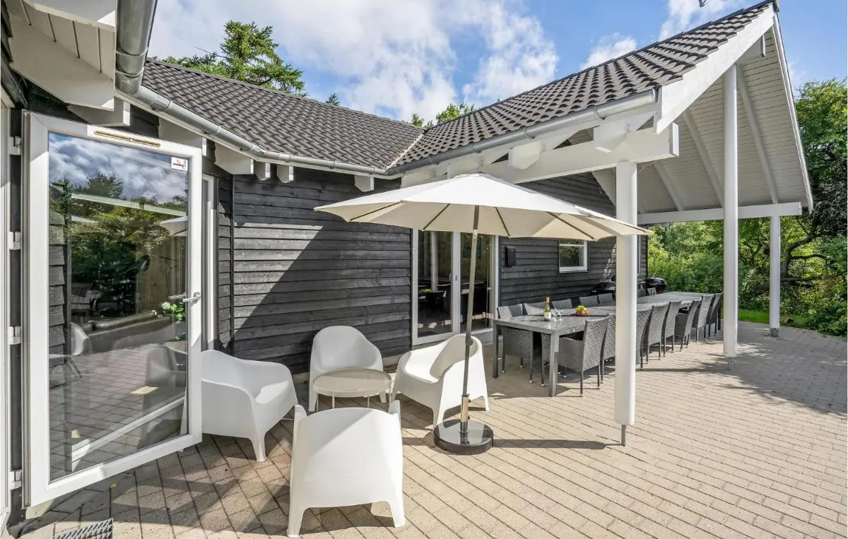 Image 6 of Beautiful Home In Tisvildeleje With 8 Bedrooms, Wifi And Indoor Swimming Pool