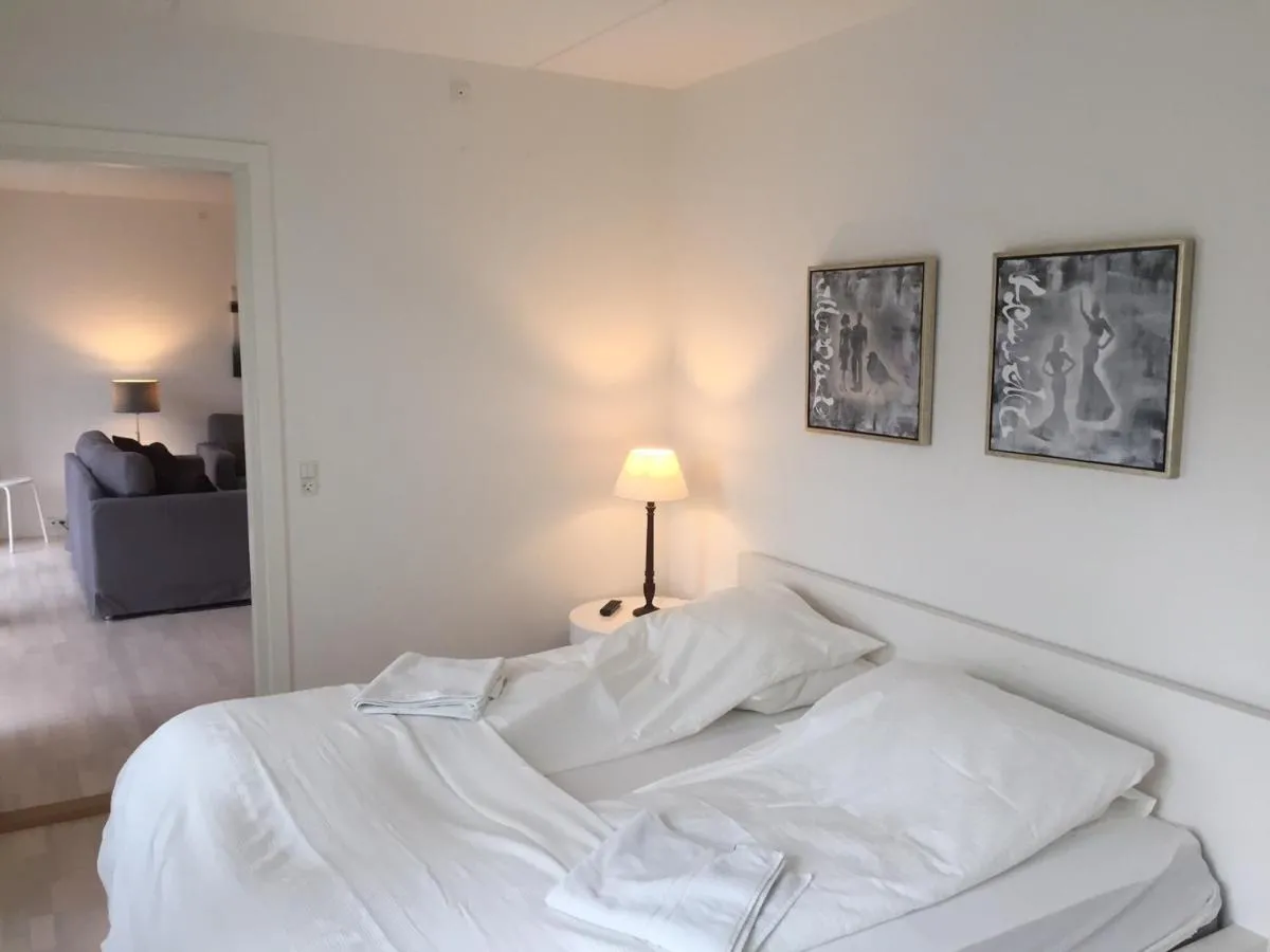 Image 5 of CITY LUX APARTM, 2 FULL BATHROOMs, 3v