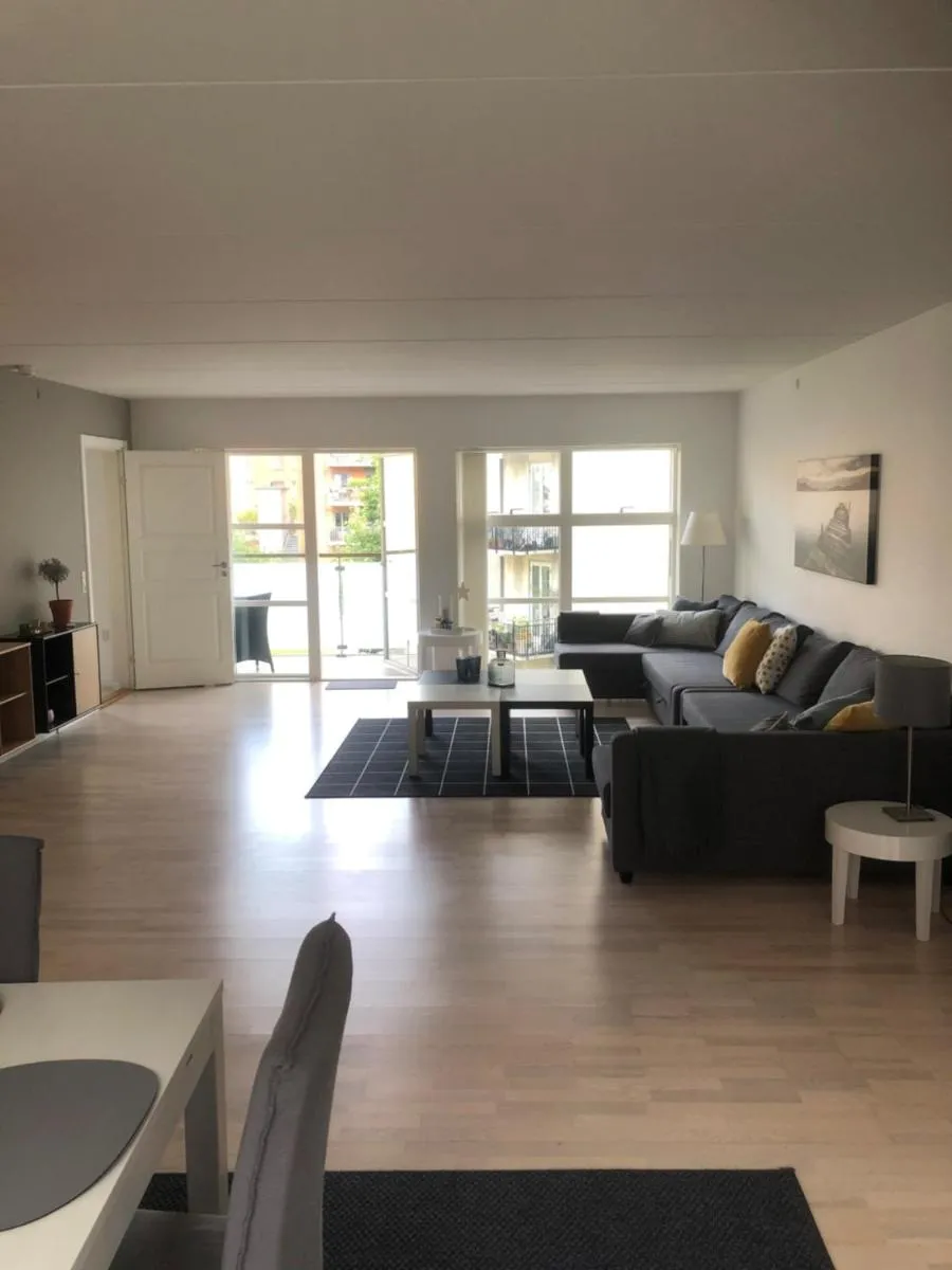 Image 1 of CITY LUX APARTM, 2 FULL BATHROOMs, 3v