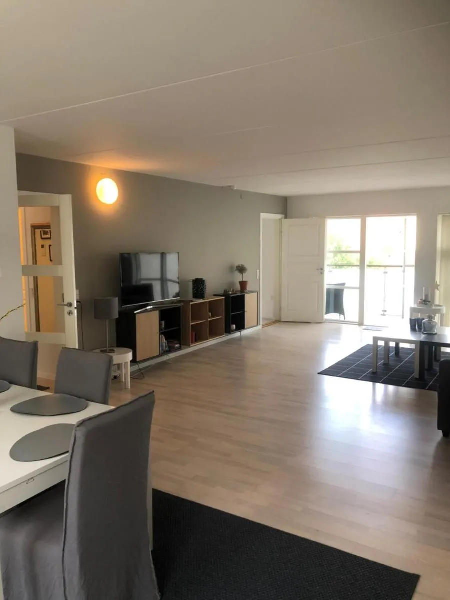 Image 6 of CITY LUX APARTM, 2 FULL BATHROOMs, 3v