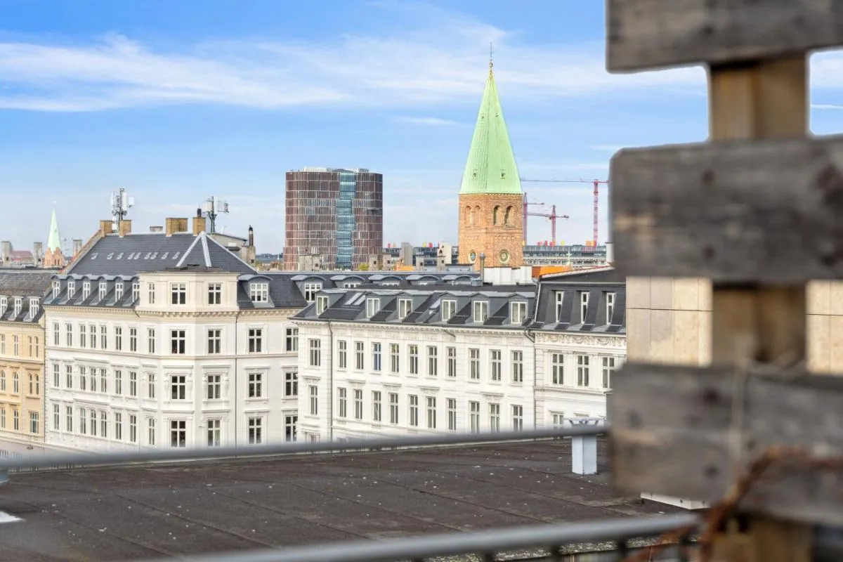 Image 4 of Central Penthouse Apartment with Rooftop Terrace