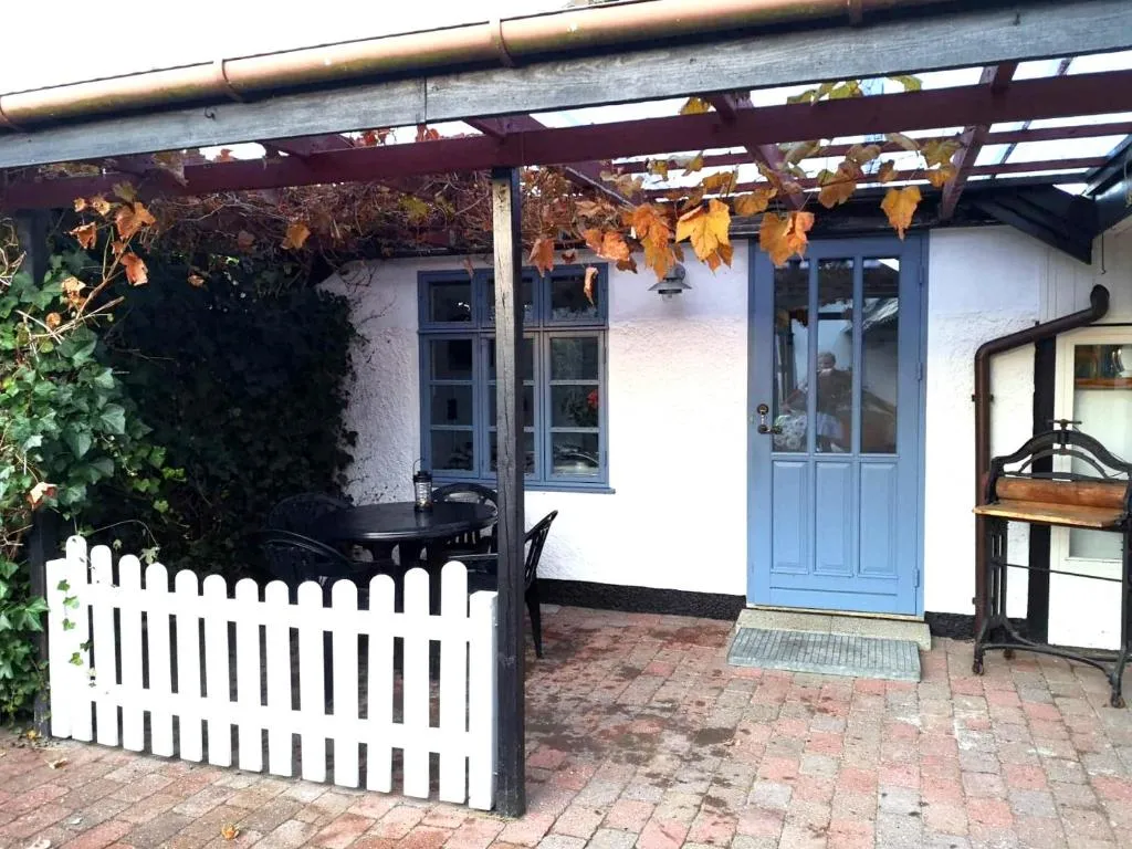 Image of Cosy cottage in a garden
