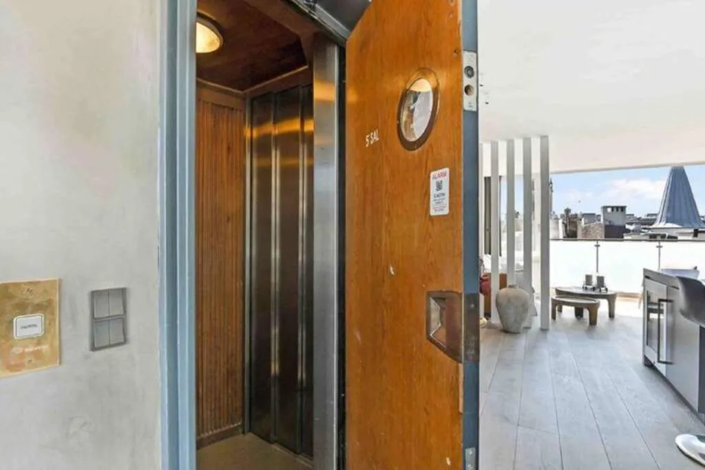 Image 6 of Exclusive Penthouse W Private Rooftop Terrace