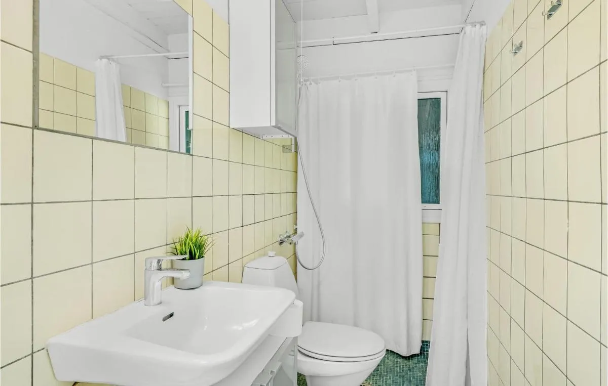 Image 2 of Four-Bedroom Holiday Home in Tisvildeleje