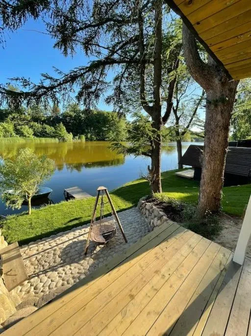 Image 3 of Hyggelig sommerhus. med udsigt, til vand fra senge