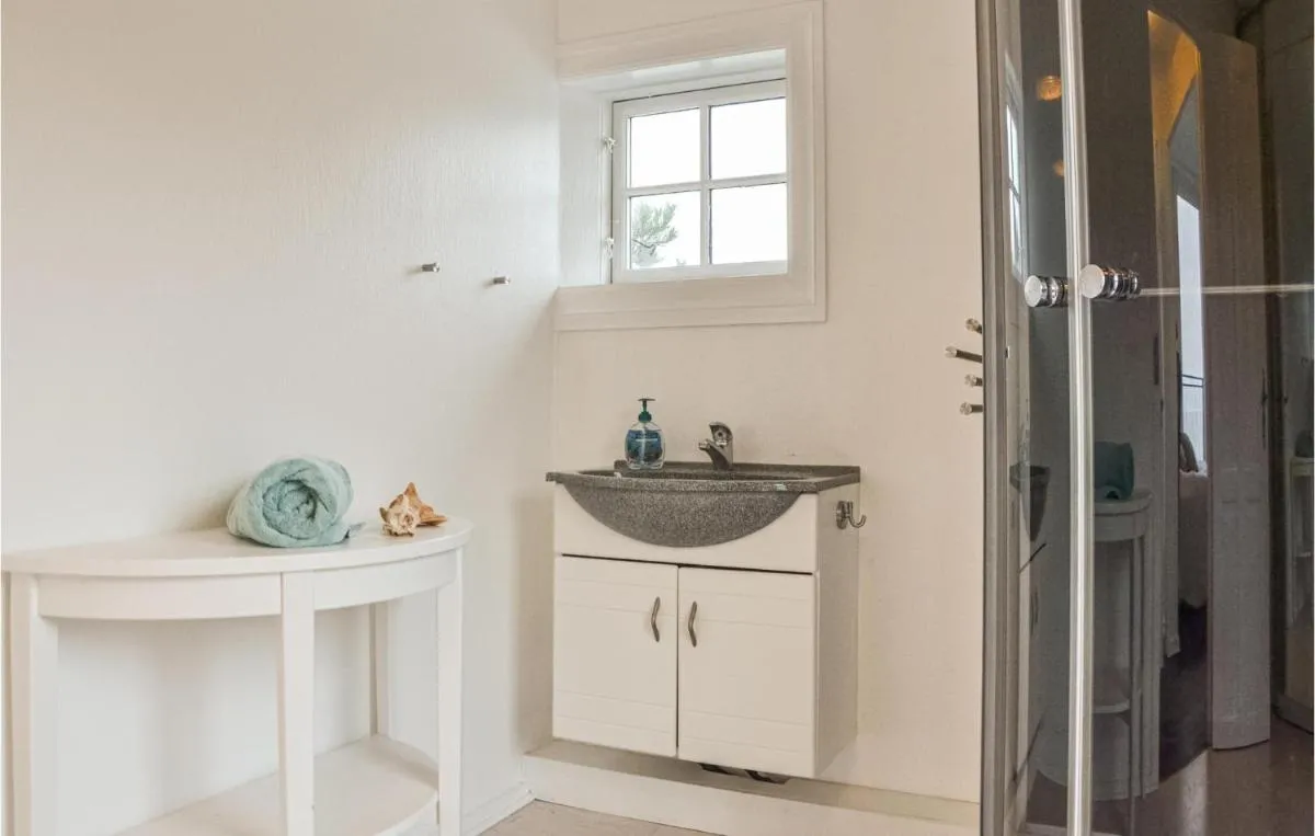 Image 2 of Nice home in Græsted w/ 5 Bedrooms