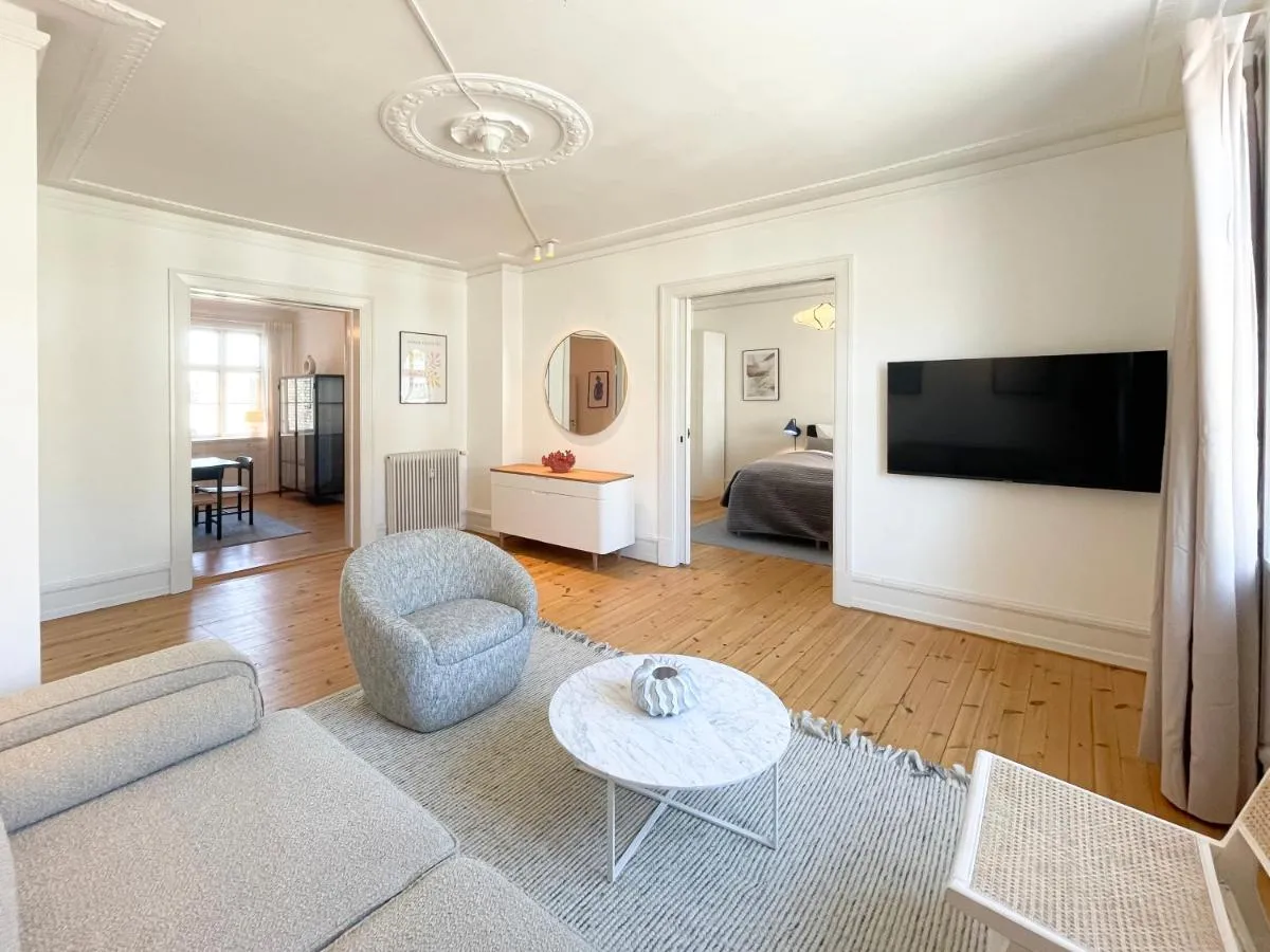 Image 6 of Spacious 3 Bedroom Flat in Peaceful Area