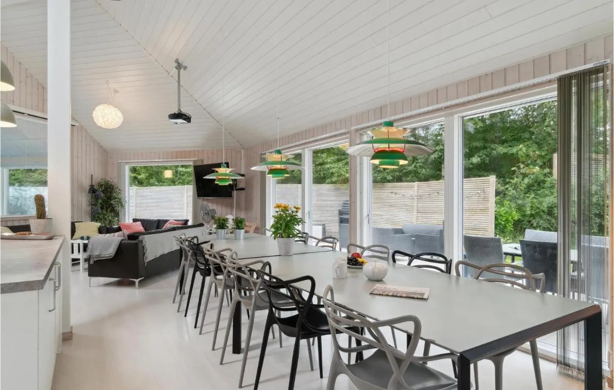 Image 1 of Stunning Home In Tisvildeleje With 5 Bedrooms, Sauna And Wifi