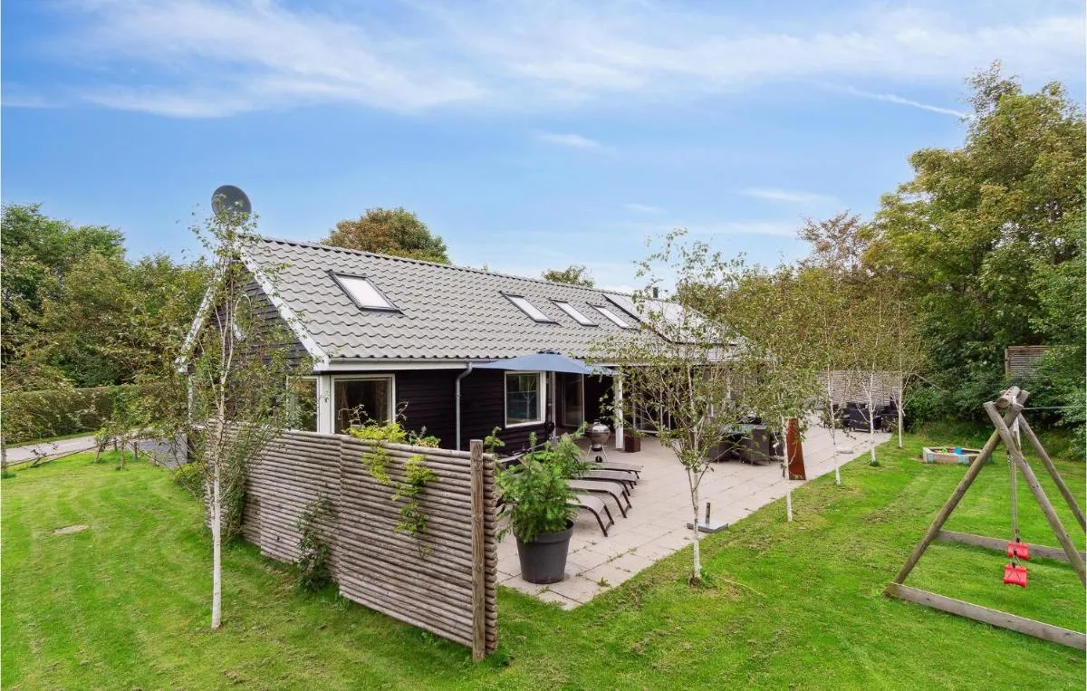 Image of Stunning Home In Tisvildeleje With 5 Bedrooms, Sauna And Wifi