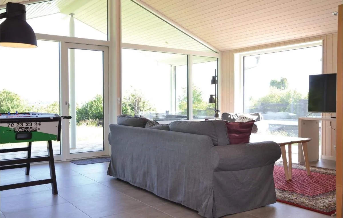 Image 6 of Three-Bedroom Holiday Home in Jagerspris