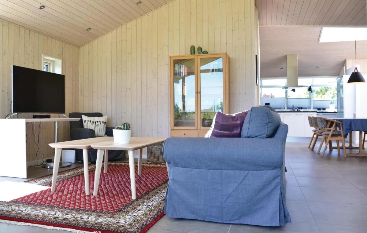Image 4 of Three-Bedroom Holiday Home in Jagerspris