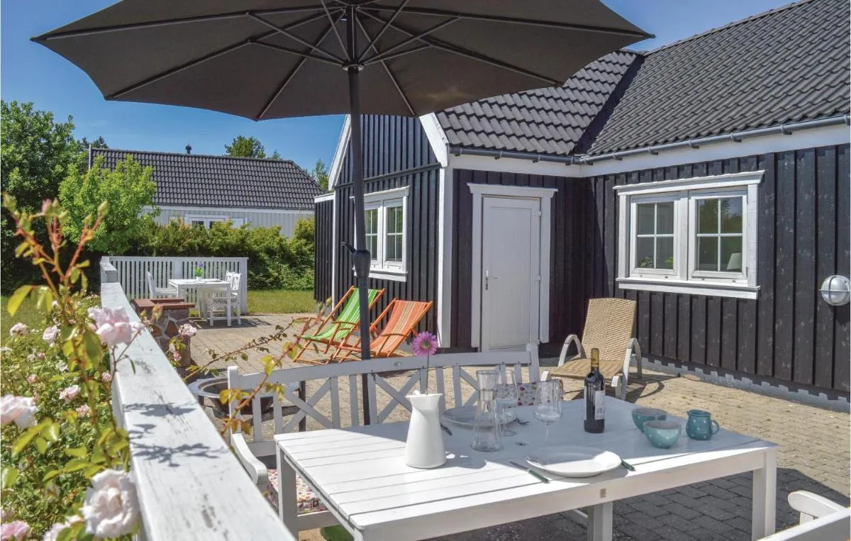 Image of Three-Bedroom Holiday home Vejby with a Fireplace 02
