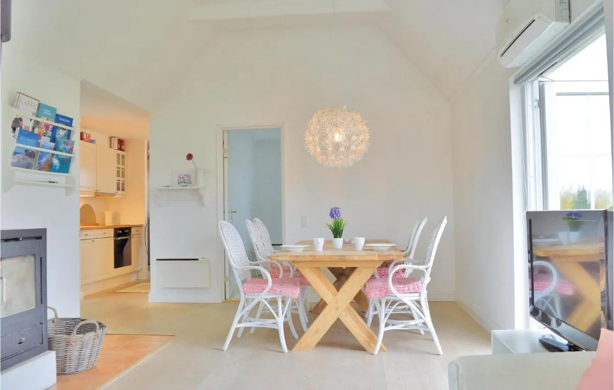 Image 3 of Three-Bedroom Holiday home Vejby with a Fireplace 02