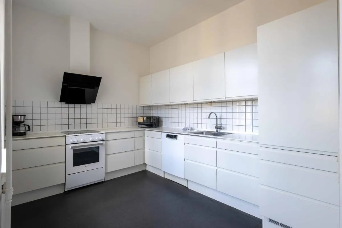 Image 2 of 3 Bedroom Flat in Lovely Area