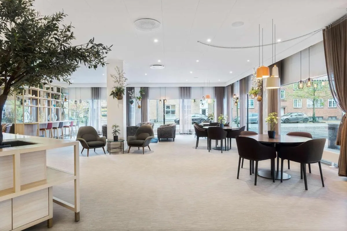 Image 3 of Best Western Plus Airport Hotel