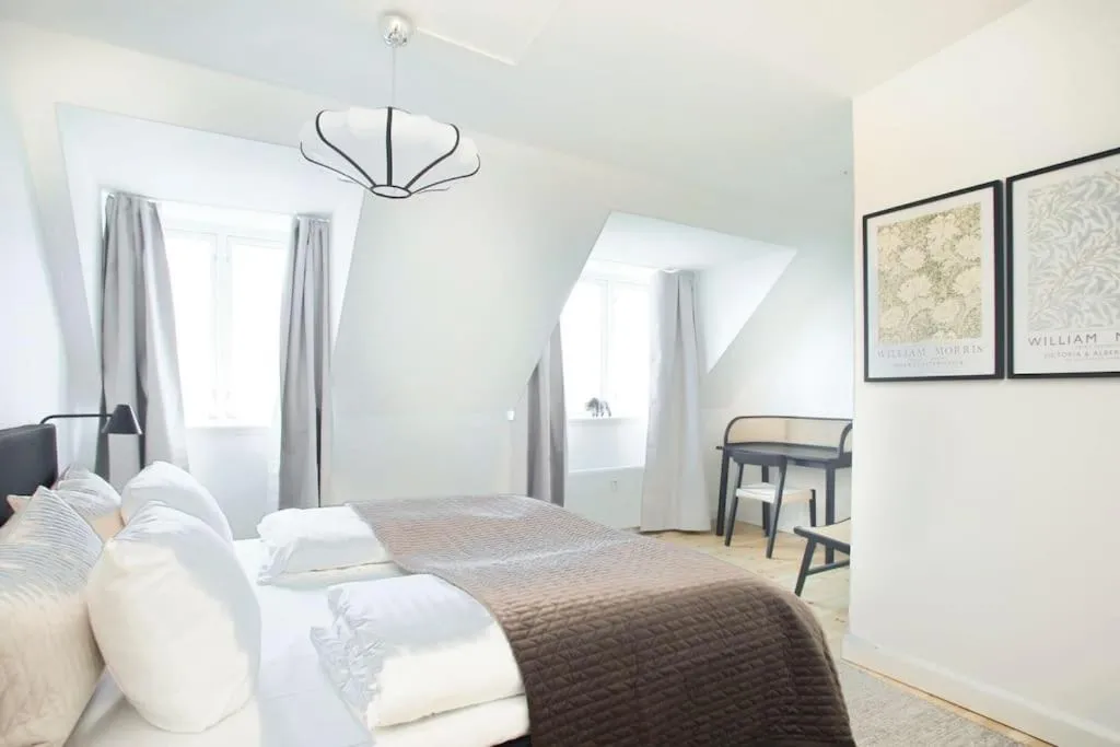 Image 2 of Bright 3BR Flat with Balcony and Amazing Lake View