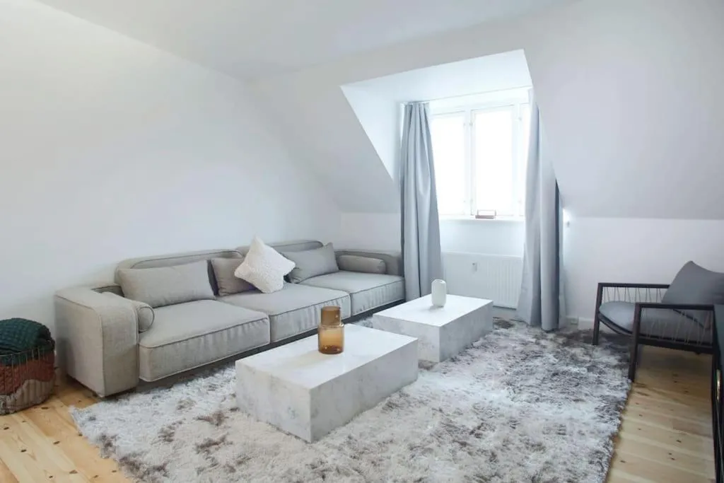 Image of Bright 3BR Flat with Balcony and Amazing Lake View
