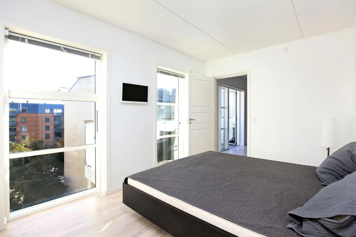 Image 4 of CITY, LUX APARTM – 2 FULL BATHROOMs, 3 tv