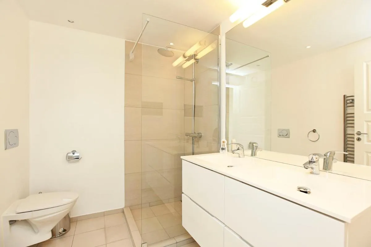 Image 2 of CITY, LUX APARTM – 2 FULL BATHROOMs, 3 tv