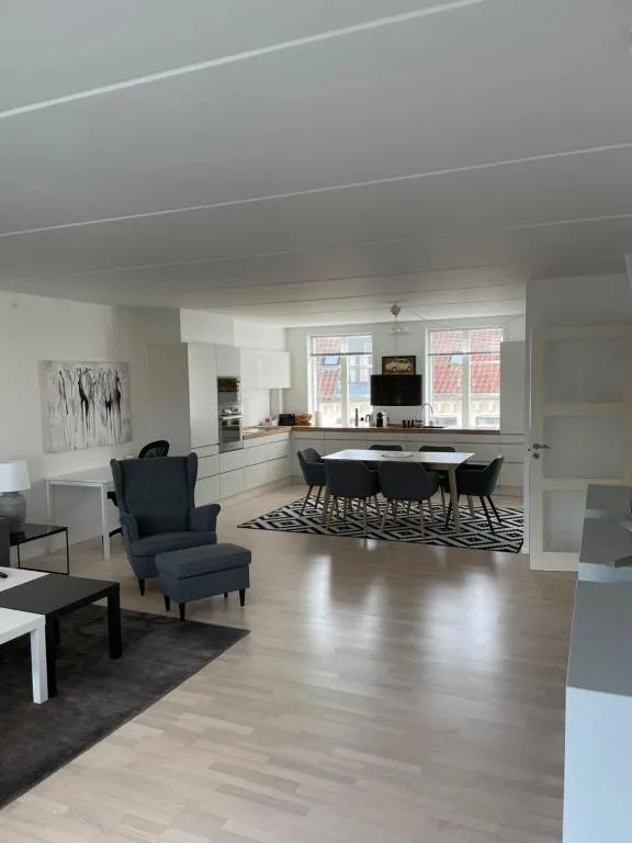 Image of CITY LUX APARTMENT, 2 FULL BATHROOMs, 4th