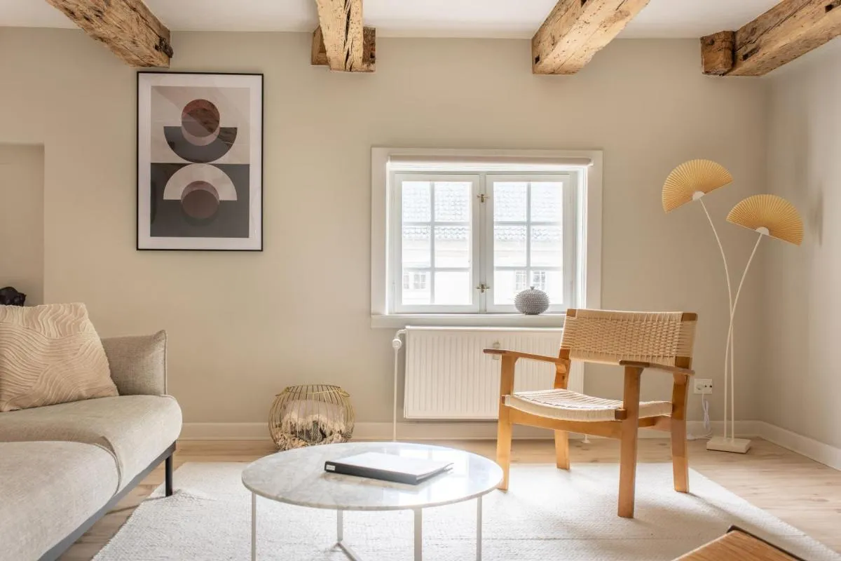 Image 4 of City Apartment With Exposed Ceiling Beams