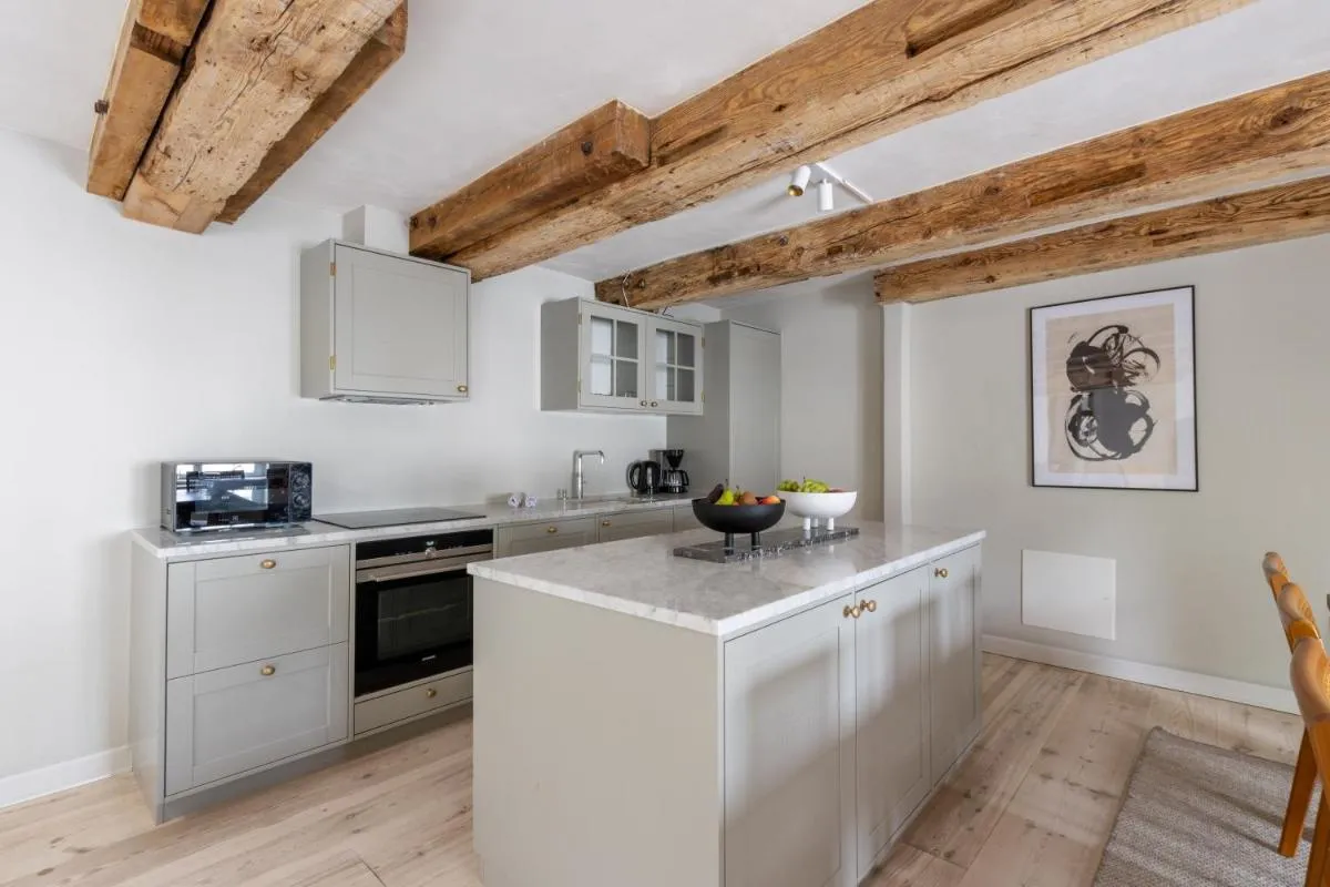 Image 2 of City Apartment With Exposed Ceiling Beams