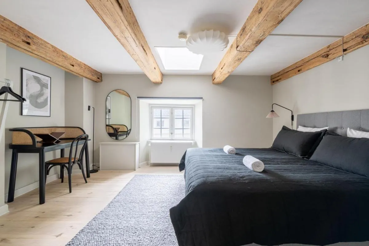 Image 3 of City Apartment With Exposed Ceiling Beams