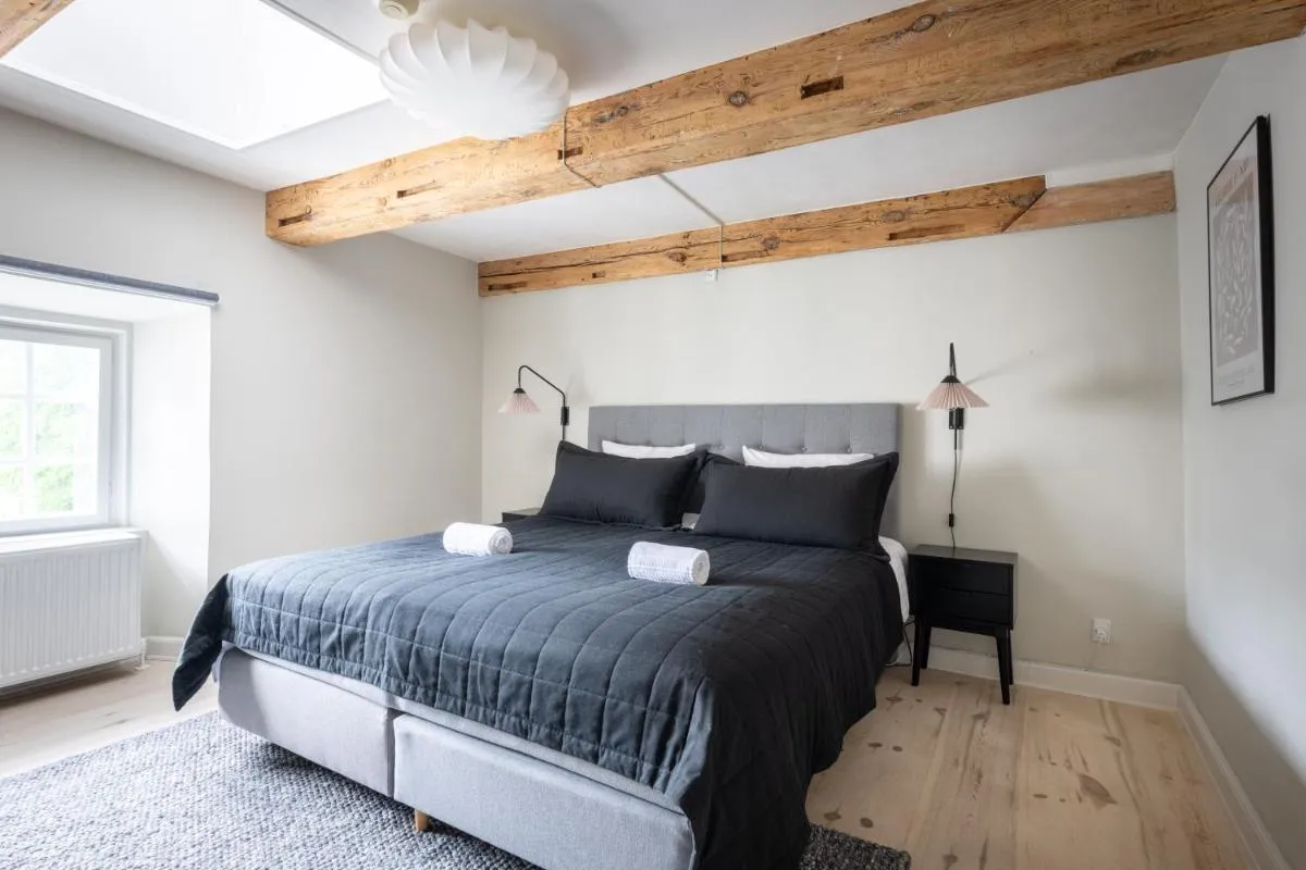 Image 1 of City Apartment With Exposed Ceiling Beams