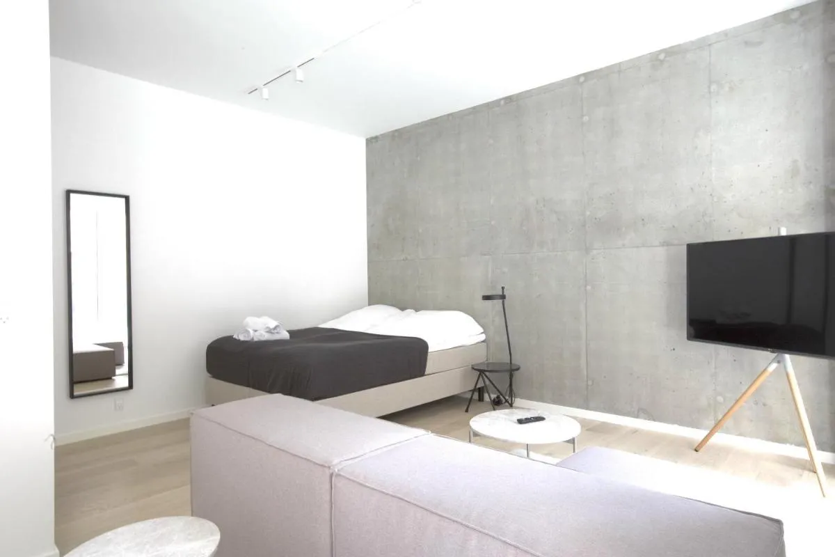 Image 4 of Cool studio apartment w private terrace