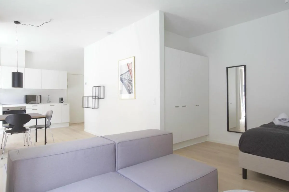Image 3 of Cool studio apartment w private terrace