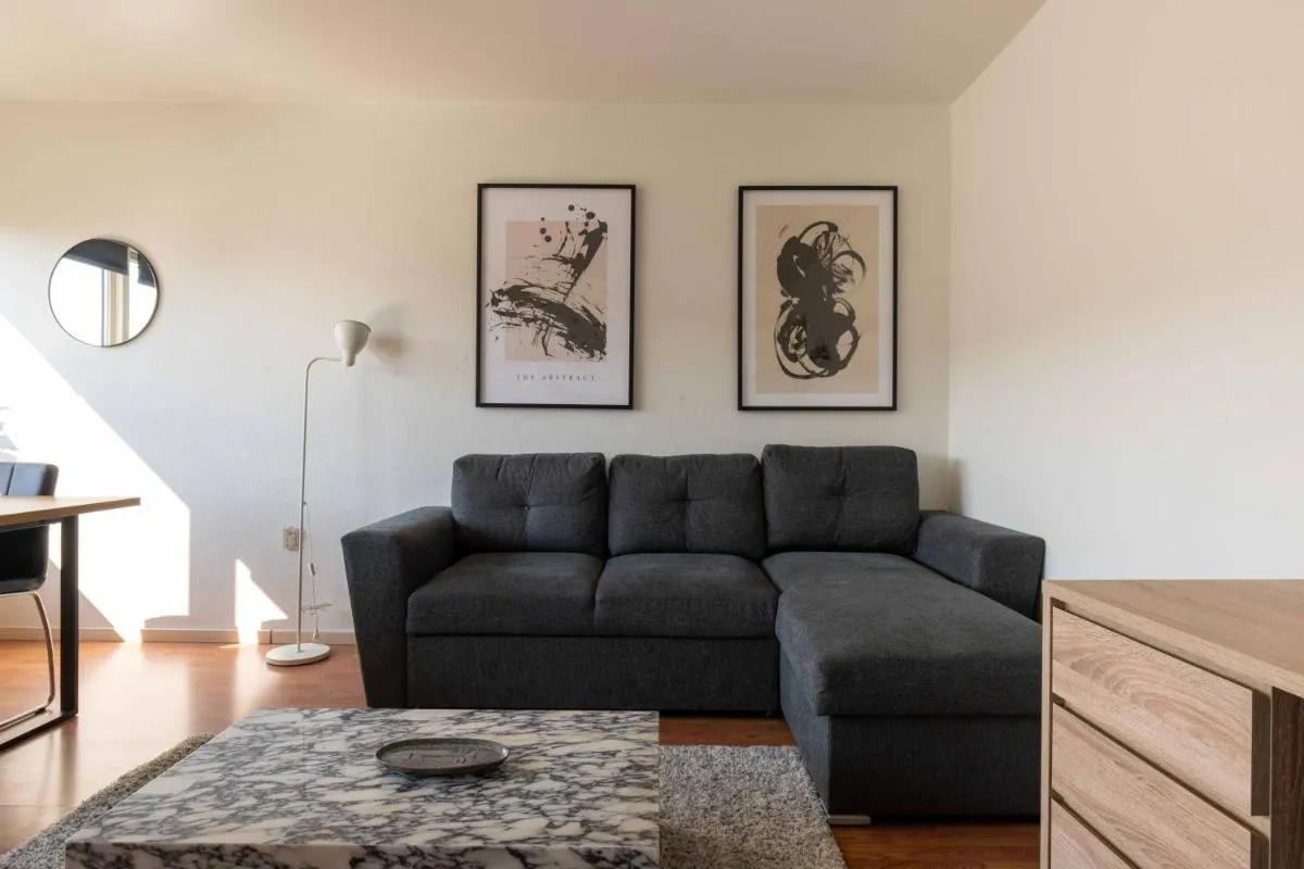 Image 2 of Cozy Apartment Near Metro