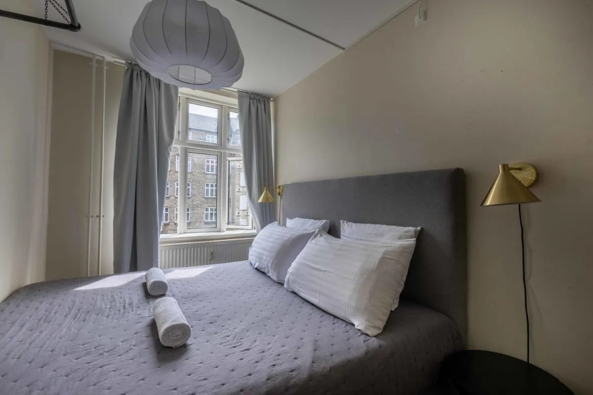 Image 2 of Cozy Apartment Next to The Metro