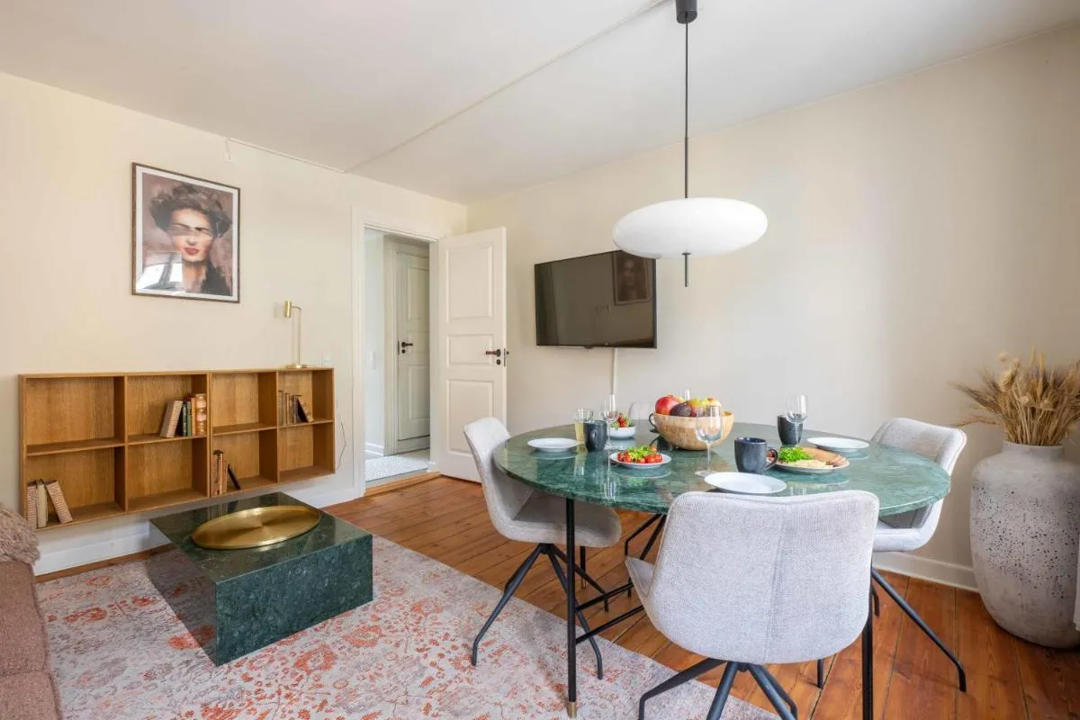 Image 3 of Cozy Apartment Next to The Metro