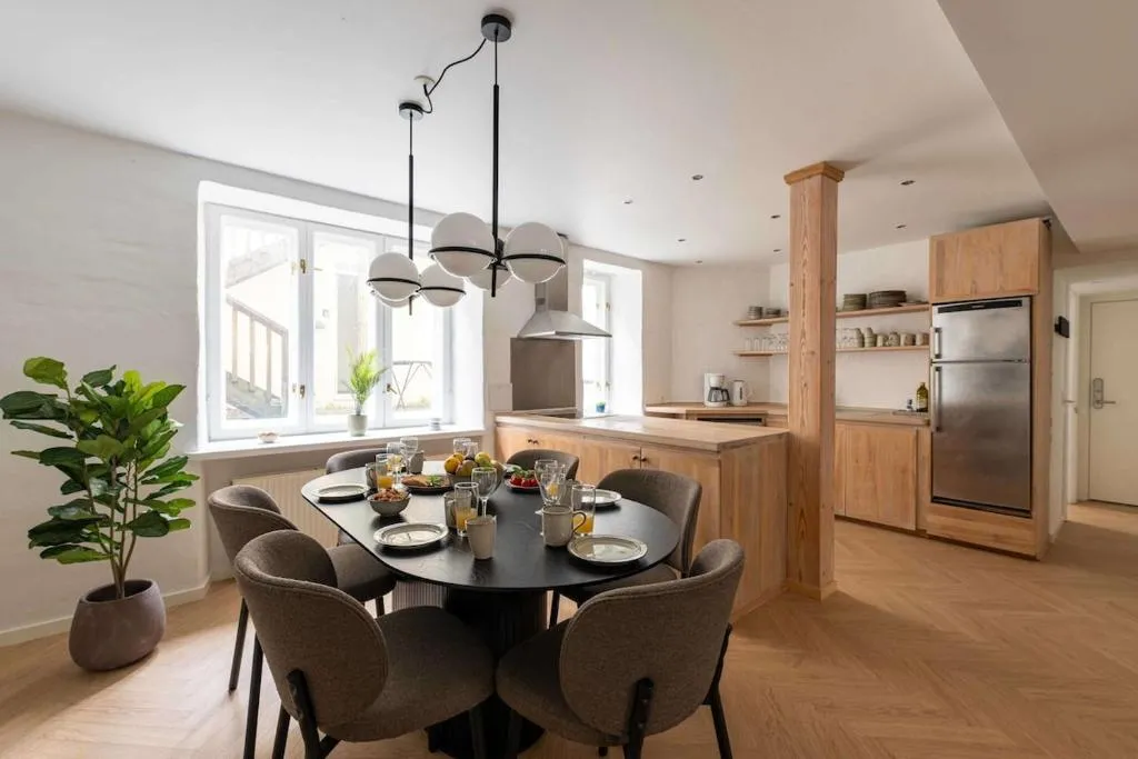 Image of Family Friendly 2BR Basement Flat