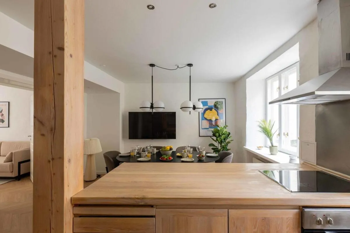 Image 1 of Family Friendly 2BR Basement Flat