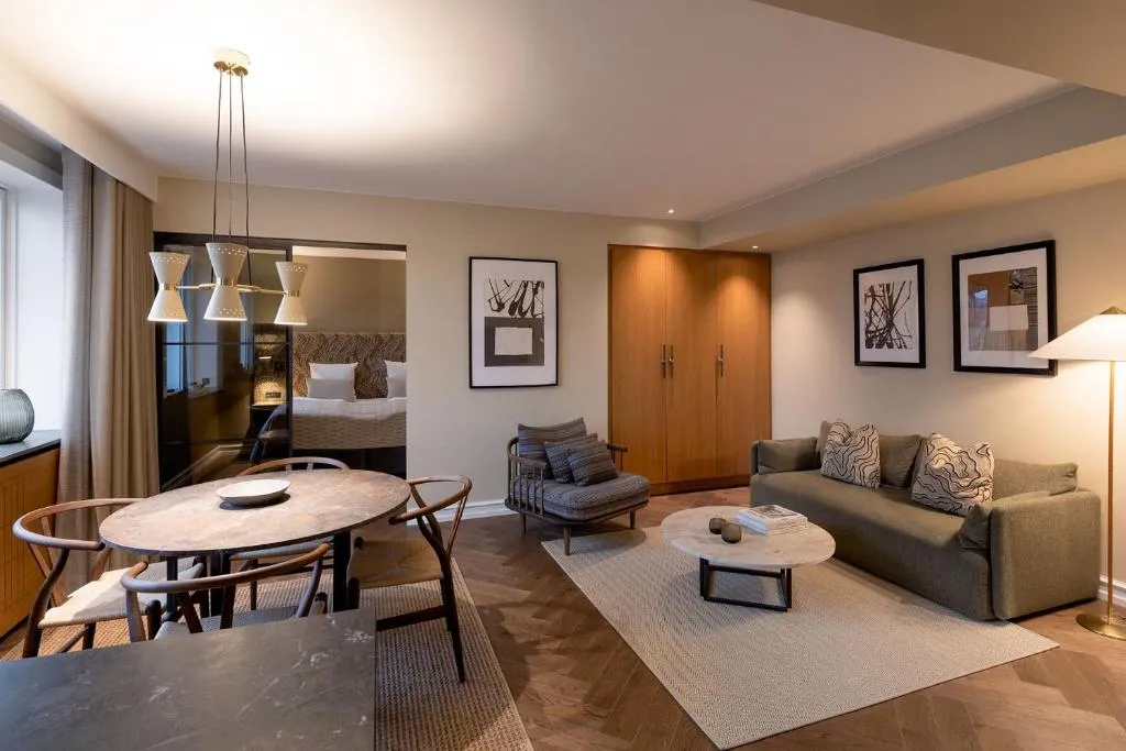 Image of Hypernym Hotel & Suites