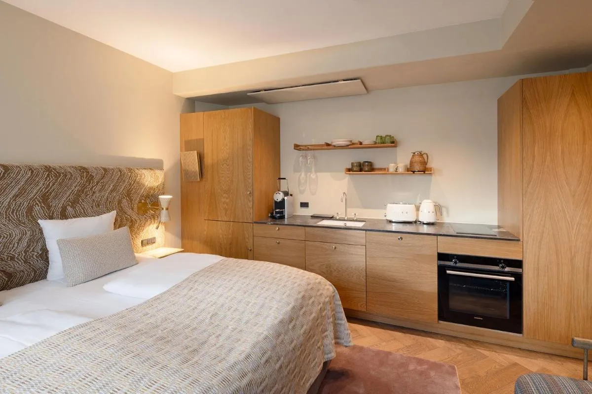 Image 2 of Hypernym Hotel & Suites
