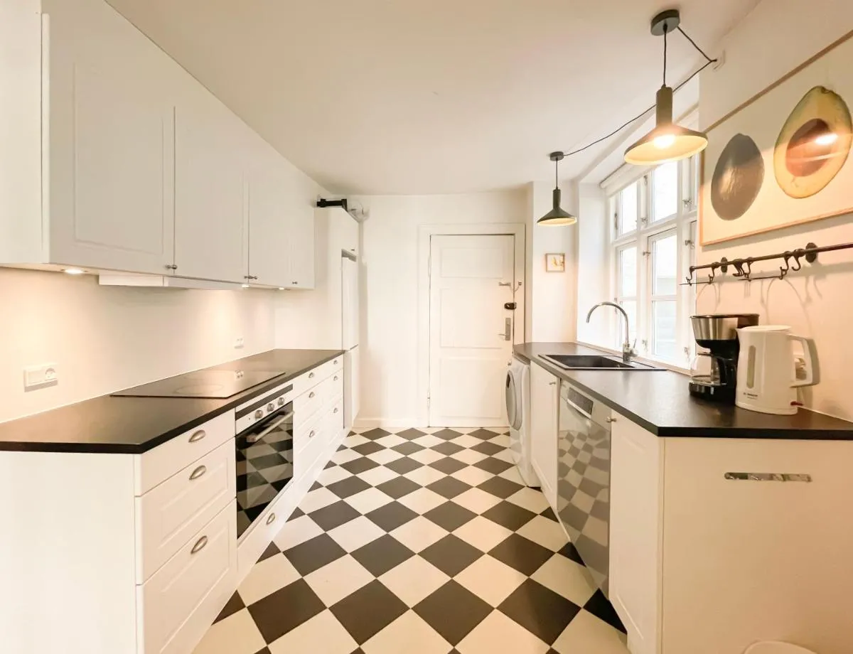 Image 2 of Large Flat with 4 Bedrooms in Copenhagen