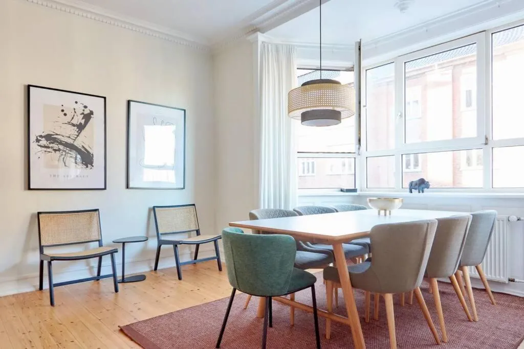 Image 3 of Large & Stylish Flats in Trendy & Vibrant Neighbourhood