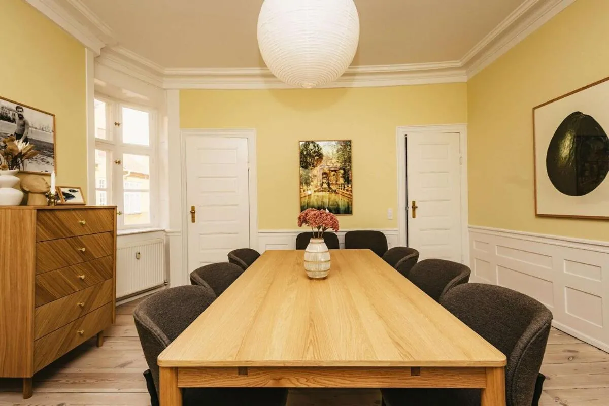 Image 1 of Lovely Apartment Overlooking King’s Garden
