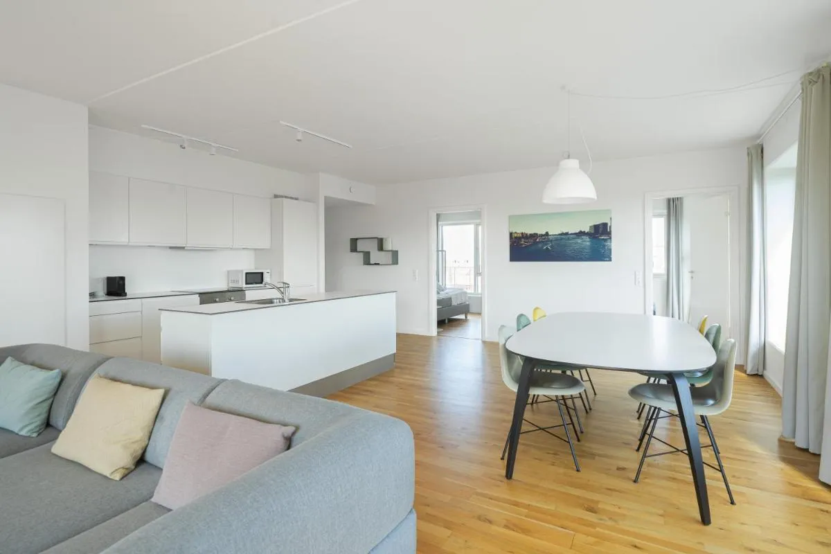 Image 2 of Luxurios 3-bed w balcony and great views