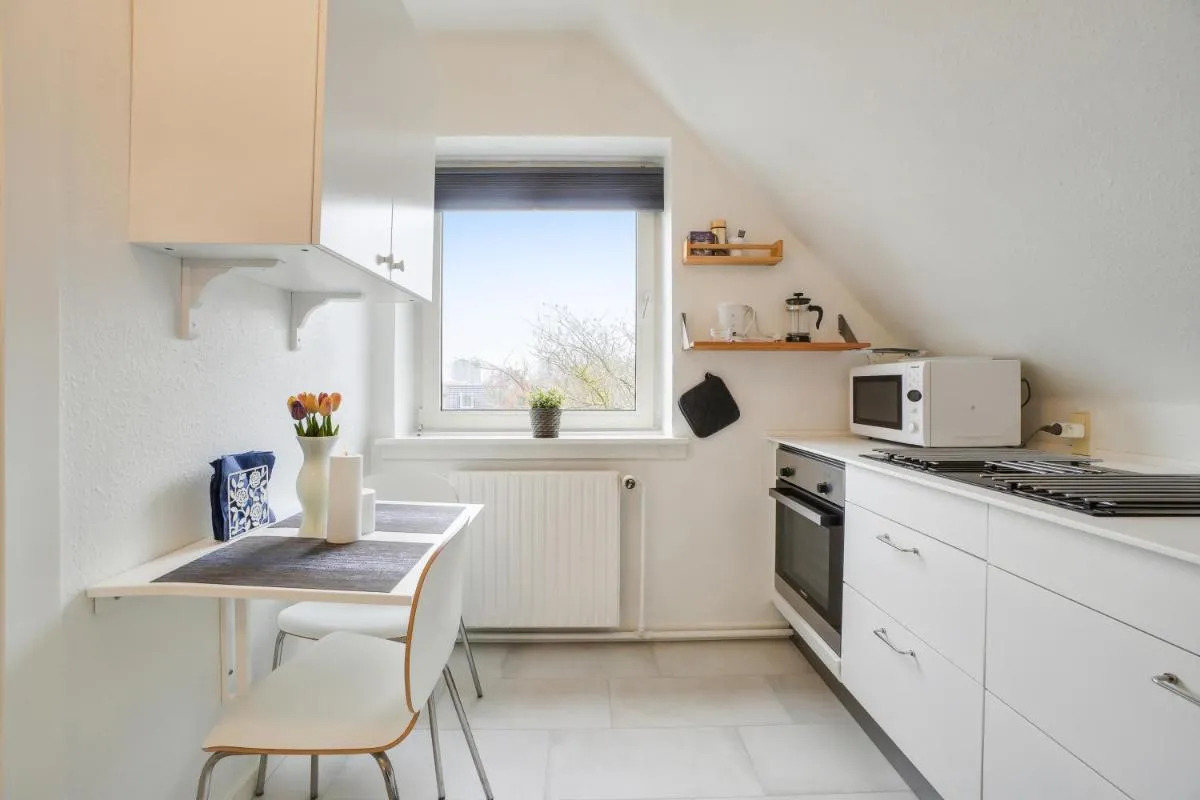 Image 2 of NICE TOPFLOOR STUDIO APARTMENT