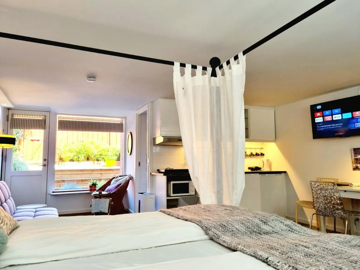 Image 2 of Neptun Studio-apartment with terrace.