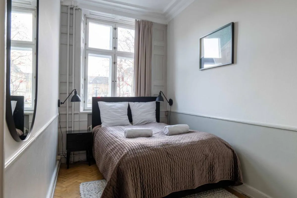 Image 3 of Perfect 3BR City-Break Home