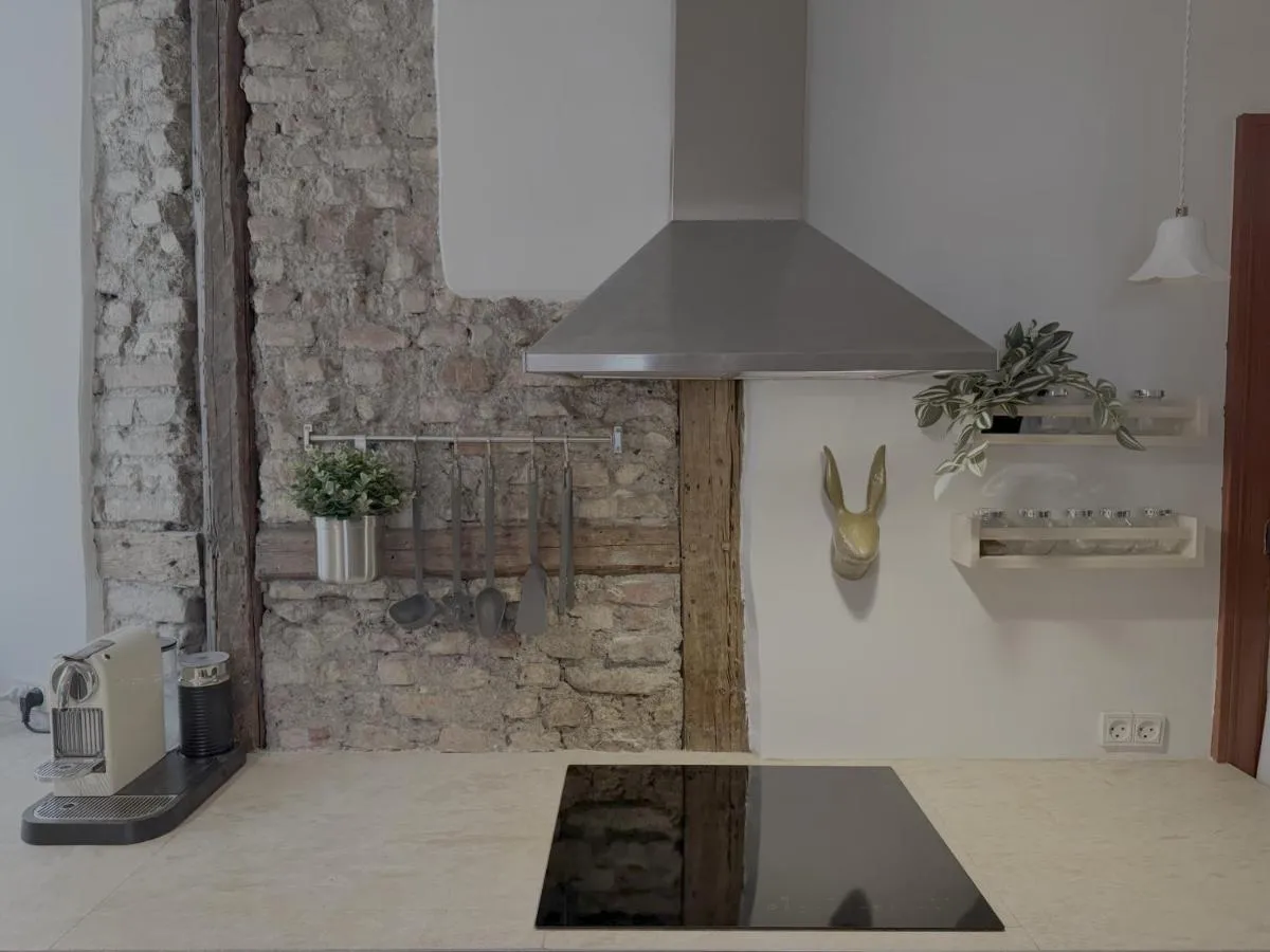 Image 3 of Perfect Super Central 2BR Flat