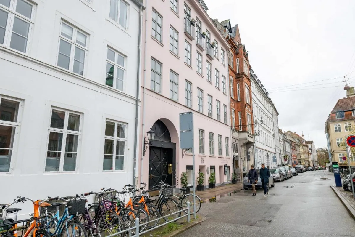 Image 3 of Rare 4BR Apartment w Unique Details in CPH City