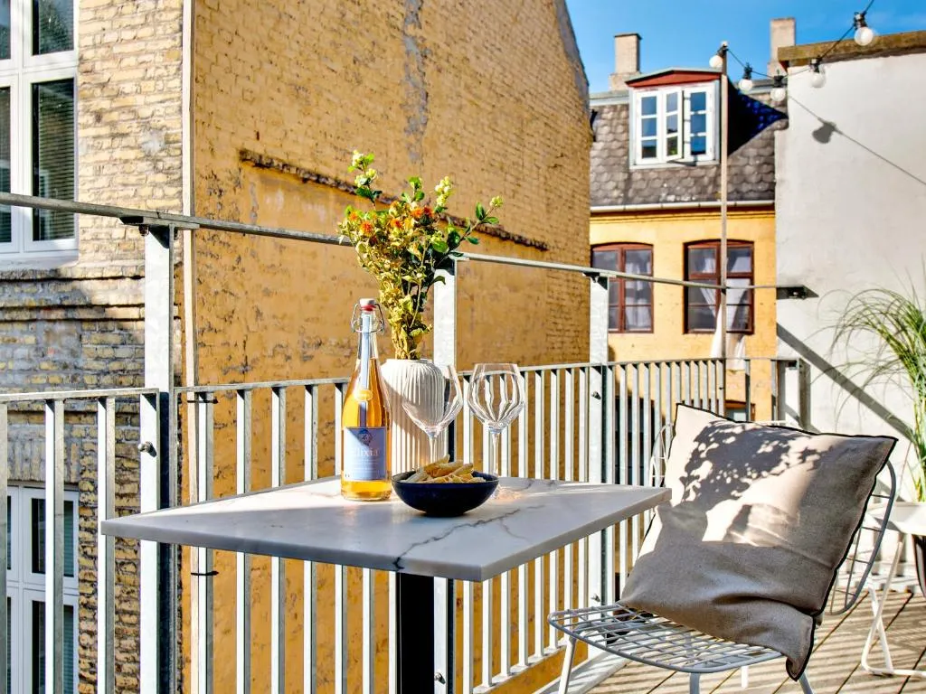 Image of Sanders Leaves – Charming Three-Bedroom Apartment In Downtown Copenhagen