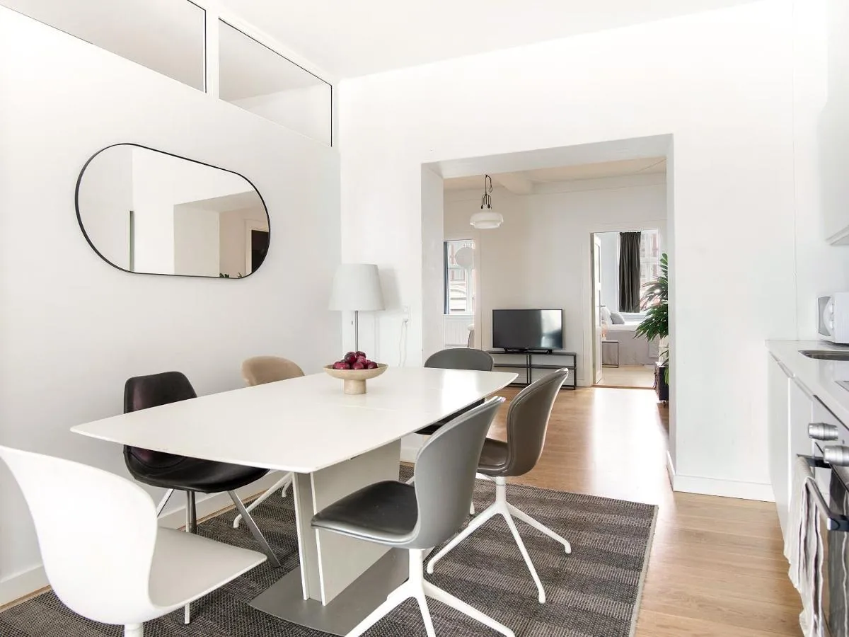 Image 6 of Sanders Leaves – Charming Three-Bedroom Apartment In Downtown Copenhagen